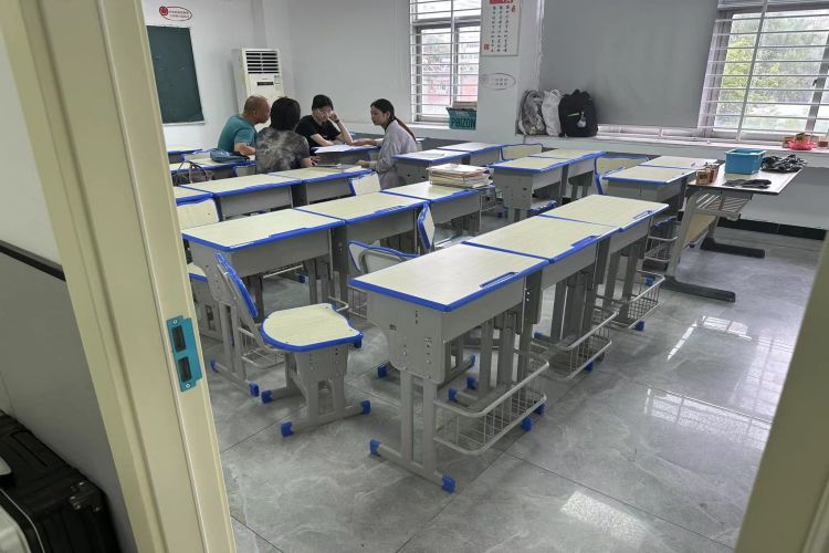 郑州捷登高考学校教室